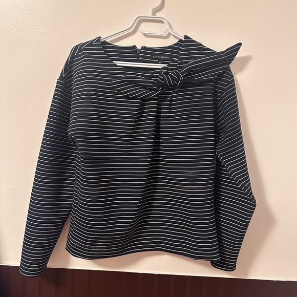 BANANA REPUBLIC Blue & White Striped Heavy Knit Top – Size Small - Picture 1 of 4